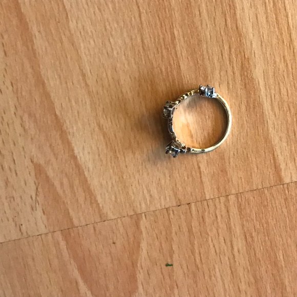 👵 3/$30 Misshapen Crown Ring - Picture 3 of 4